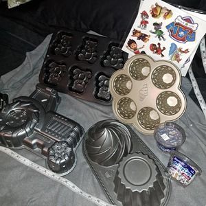 NWT-Birthday Party Baking Fun! Ice Cream Cakelettes-TRACTOR Pan-Bears Goodies